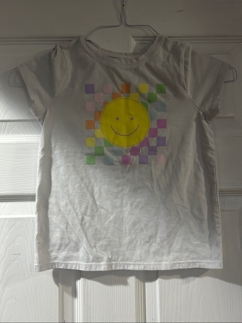 Cat & Jack White Tee with Yellow Smiley and Pastel Checker Sz 6/7T